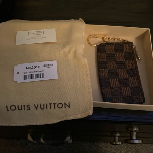 LOUIS VUITTON ID/COIN WALLET - Picture 4 of 7